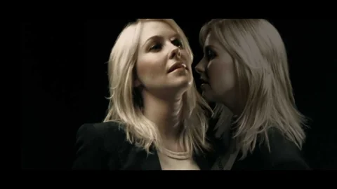 Gloss "I Feel Love"